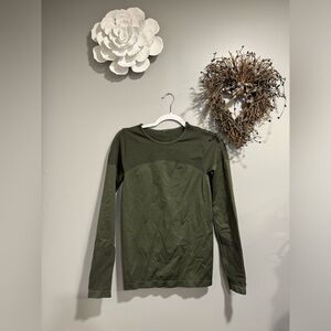 Fabletics Seamless Style Athletic Top